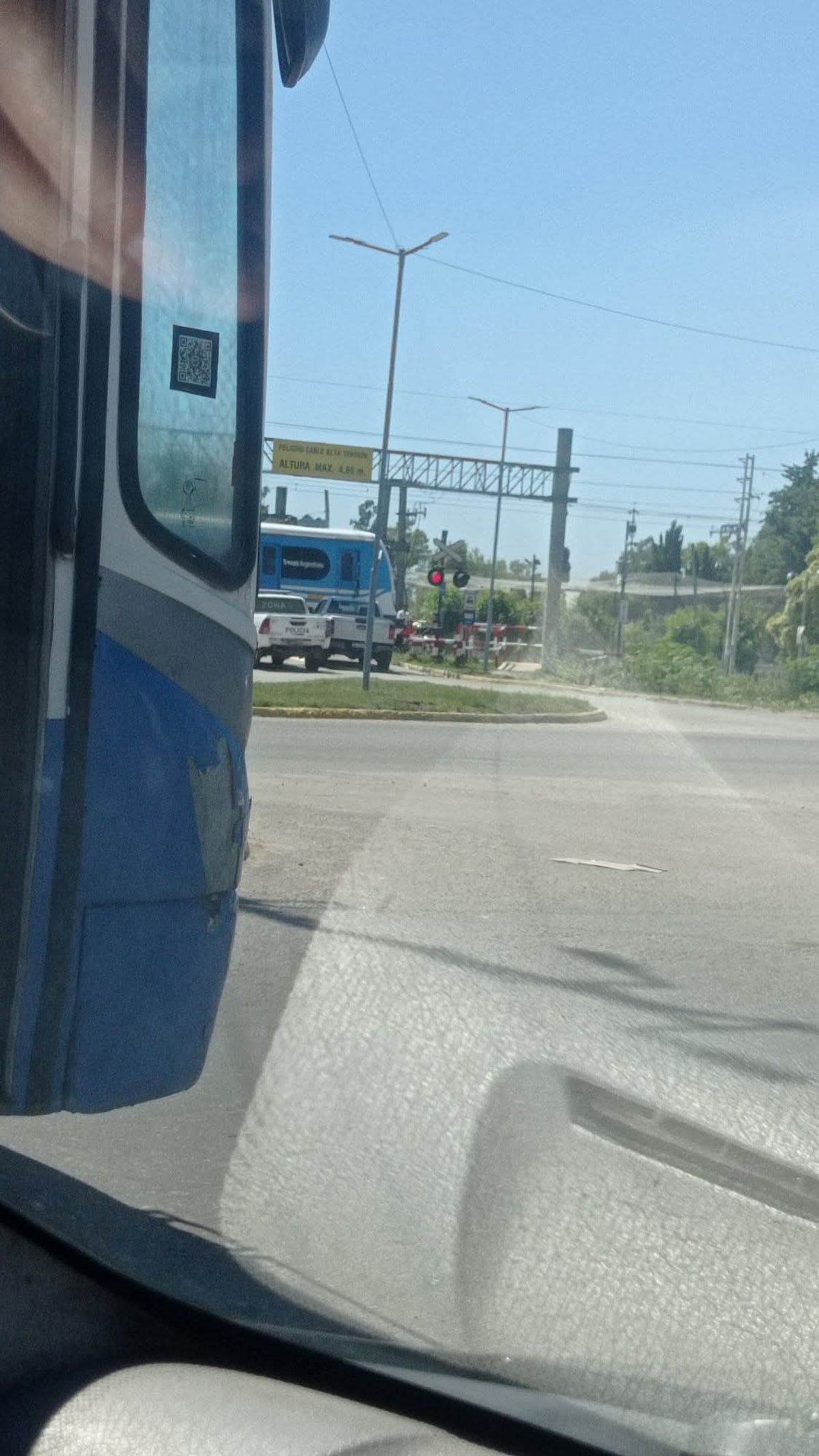 El tren quedó paralizado tras el choque. El tren quedó paralizado tras el choque.
