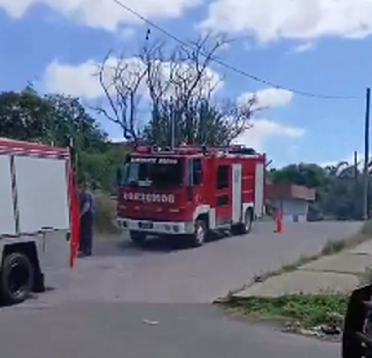Bomberos de Lomas de Zamora y Almirante Brown trabajaron en el lugar. 