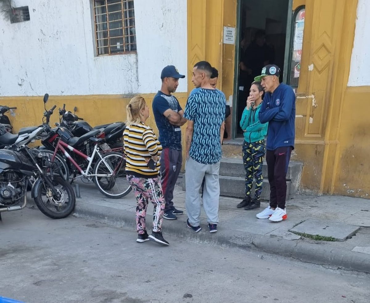 Los familiares de la nena fallecida luego de ser atropellada reclamaron en la comisaría que investiguen las cámaras de seguridad de la zona.