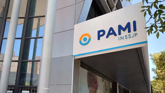 PAMI recibirá $580 mil millones para sostener prestaciones en medio de una crítica situación financiera