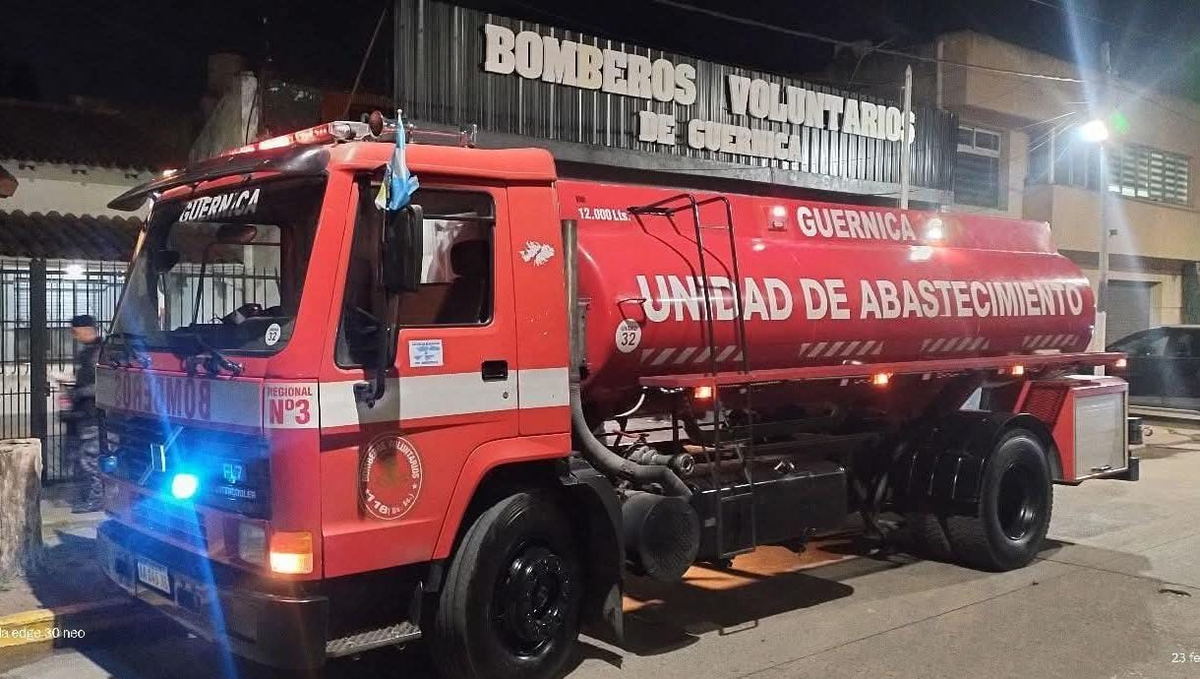 El cami&oacute;n de los Bomberos de Guernica.