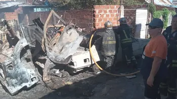 Lomas: incendio en Barrio Obrero destruyó tres viviendas