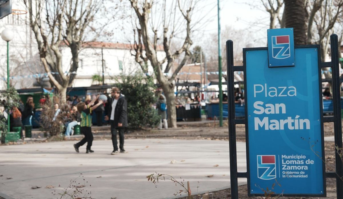 La feria de Artesanos de Turdera se realizará este domingo en la Plaza San Martín, en Lomas de Zamora, con puestos de emprendedores y un show musical durante la tarde.