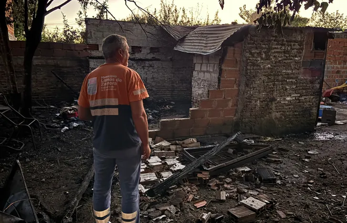 Así quedó la vivienda de Anchoris al 2800 tras el incendio que destruyó gran parte de la casa en Temperley, partido de Lomas de Zamora.