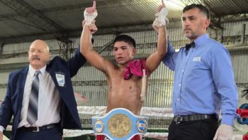 Nahuel El Ablandador Espíndola se consagró campeón argentino de peso ligero en Guernica