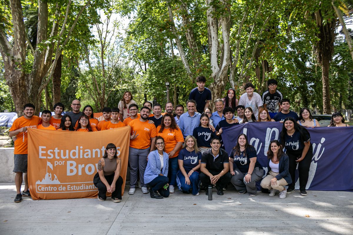 Estudiantes de la UNaB estuvieron presentes.