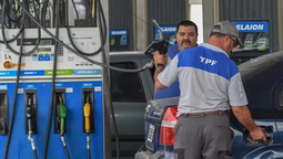 YPF anunció que baja los precios de la nafta y gasoil un 4%