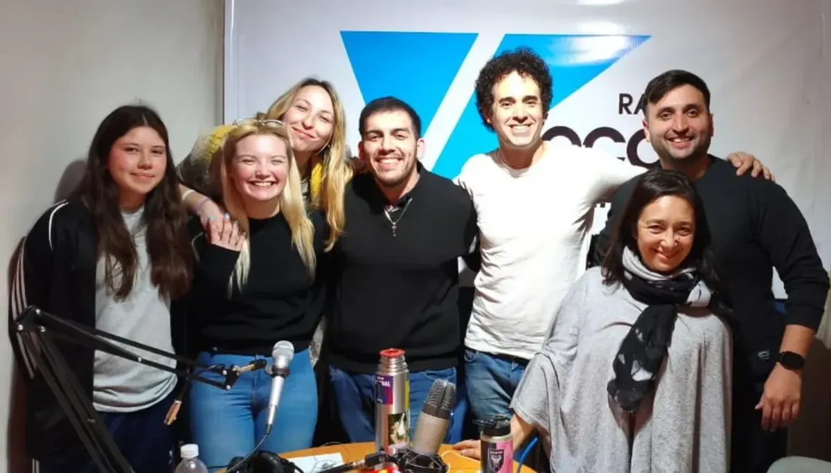 El estudio de radio “Ecos de Malvinas”, creado por docentes y alumnos hace una década en Turdera, sigue activo con programación diaria y proyectos audiovisuales.