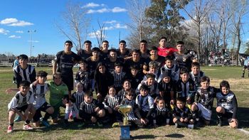 En un gran marco, Defensores de Glew debutó cómo local en el Torneo Promocional Amateur