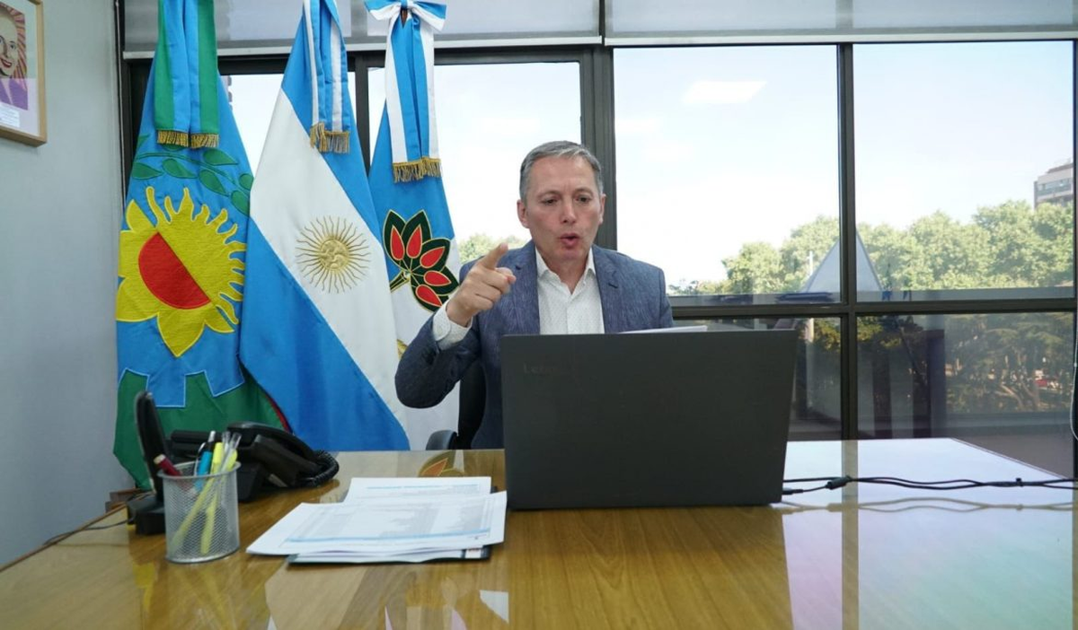 Durante su exposici&oacute;n, Fernando Gray resalt&oacute; las irregularidades que presenta Edesur en el distrito.