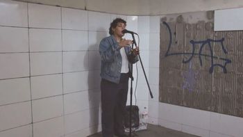 La cantante de la estación de Banfield contó que la desalojaron: Estoy bajoneada
