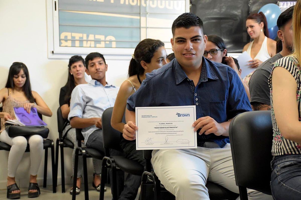 Hay tres sedes disponibles para estudiar.