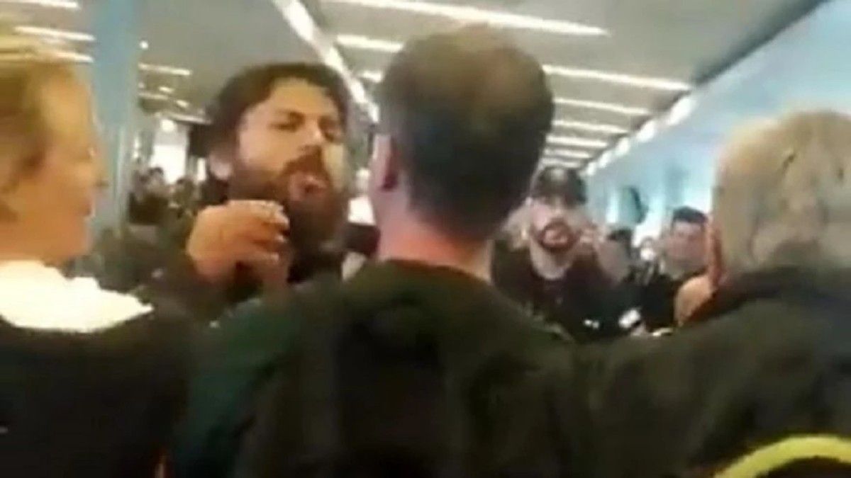 Video: agredieron a Juan Grabois en el Aeropuerto de Ezeiza