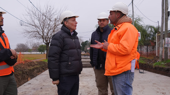 Monte Grande: Gray recorrió una obra de pavimentación