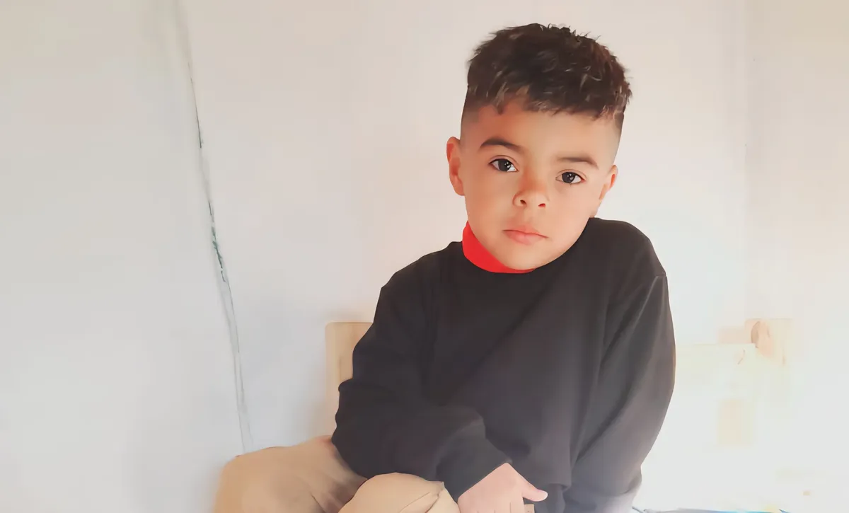 Liam tiene 6 años y vive en Monte Grande.