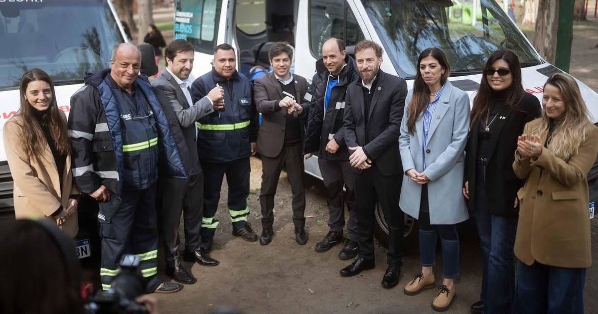 La base incorporó 100 efectivos, móviles 0 km y equipamiento táctico para reforzar la presencia policial en Lomas de Zamora. La base incorporó 100 efectivos, móviles 0 km y equipamiento táctico para reforzar la presencia policial en Lomas de Zamora.