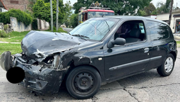 almirante brown: tremendo choque entre una camioneta y un auto dejo dos heridos