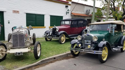 llega una expo gratuita de autos clasicos a lomas