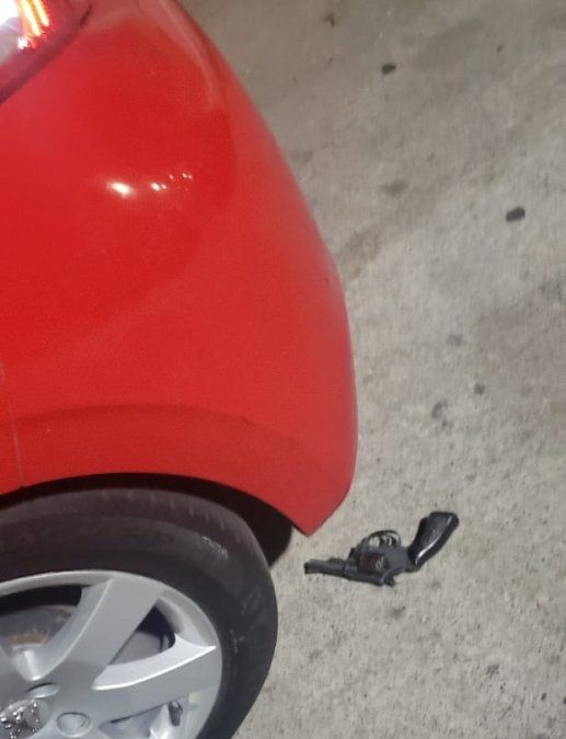 Arma del delincuente encontrada en el lugar del hecho.