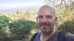 lanus: juzgaran a un ex comisario por el crimen de un monaguillo y su tia