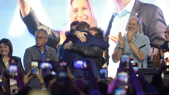Milei celebró victoria en CABA y llamó a expandir el “violeta” en todo el país