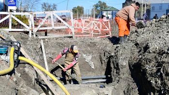 Esteban Echeverría: avanza la construcción de un conducto pluvial en la avenida Olimpo