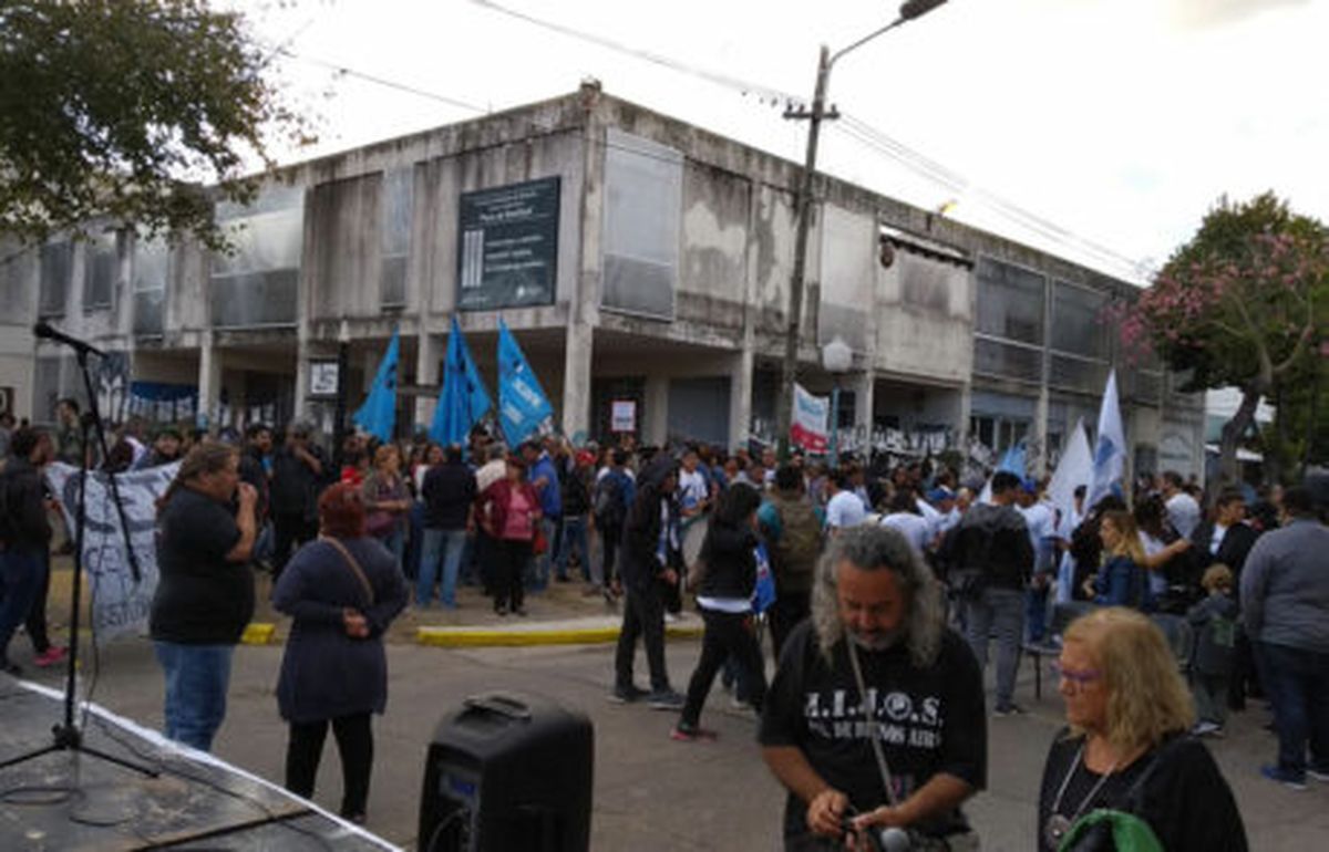 El Espacio de la Memoria Ex Pozo de Banfield será escenario de un debate abierto sobre democracia a 50 años del golpe de 1976.