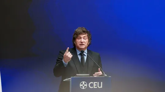 Milei sobre el caso Adorni: Si la Justicia lo considera culpable, lo eyecto de una patada