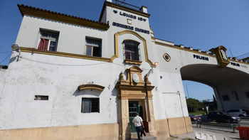 Lomas: deberán indemnizar con 17 millones de pesos a una mujer abusada por policías en una comisaría