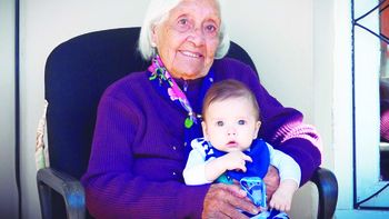 Nelly festejó sus 100 años: de un pueblito rural de Santa Fe a una familia numerosa en Monte Grande