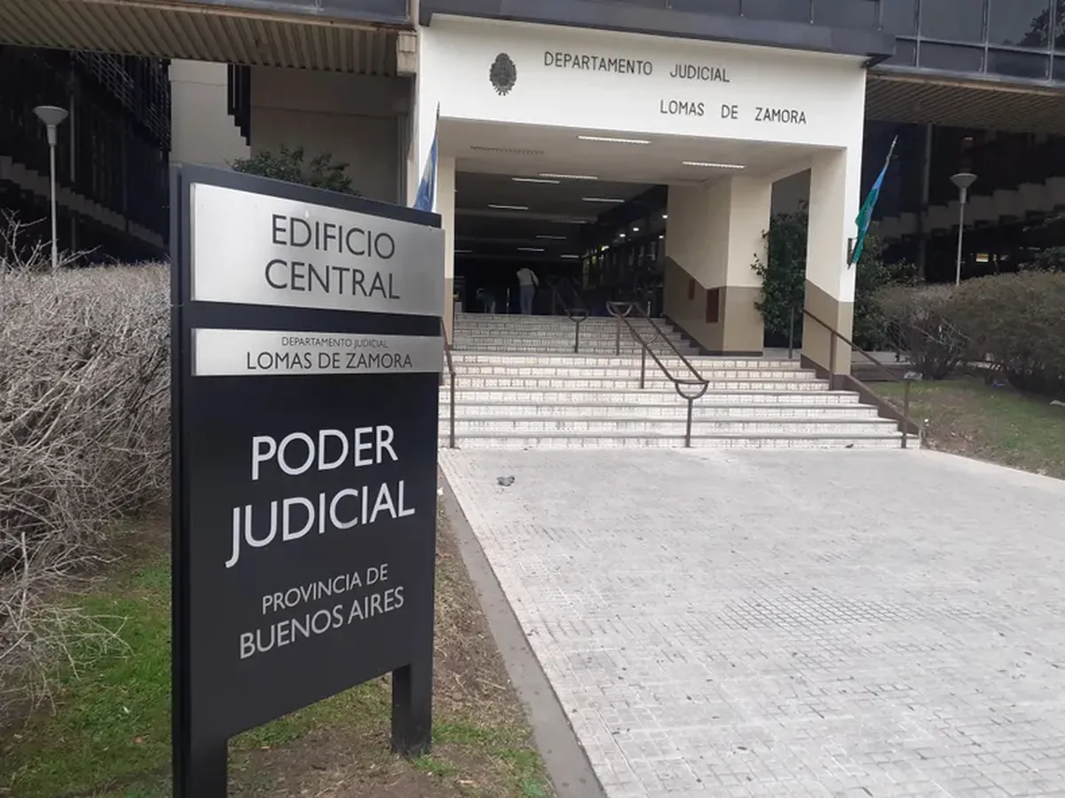El detenido tenía un pedido de captura activo por un robo y fue interceptado en Avellaneda mientras intentaba cometer otro delito.