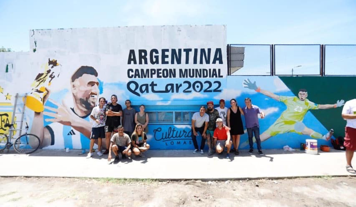 Lomas tiene su mural homenaje a la Selección campeona del mundo