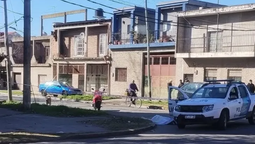 lomas: un joven murio atropellado tras bajar de un colectivo donde habria robado celulares