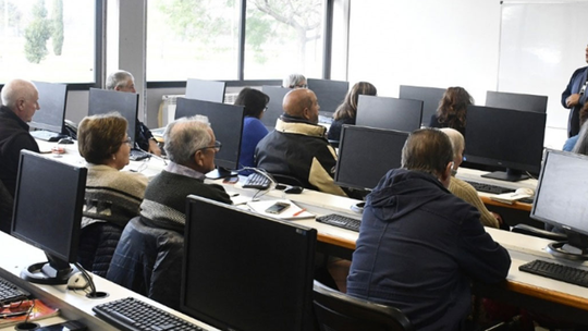 La Universidad de Lomas abrió la inscripción al programa UNITE para mayores de 60 años