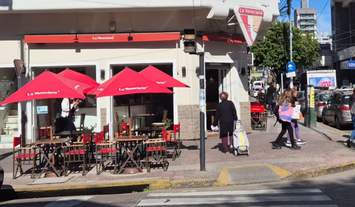 Una de las heladerías clausurada. Está ubicada en Mariano Boedo al 311, Lomas de Zamora.