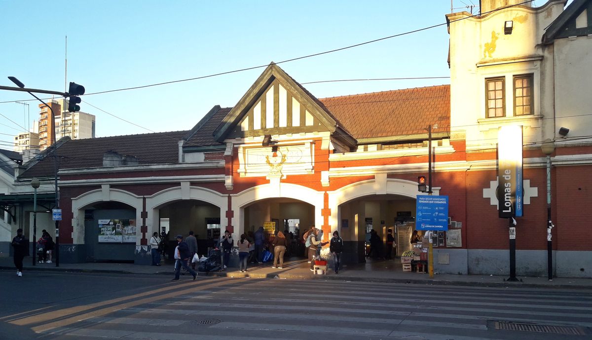Según el Municipio, las calles linderas a la estación de Lomas de Zamora no cambiarán de sentido.