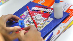 lomas: lanzaron una canasta de utiles escolares a precios populares