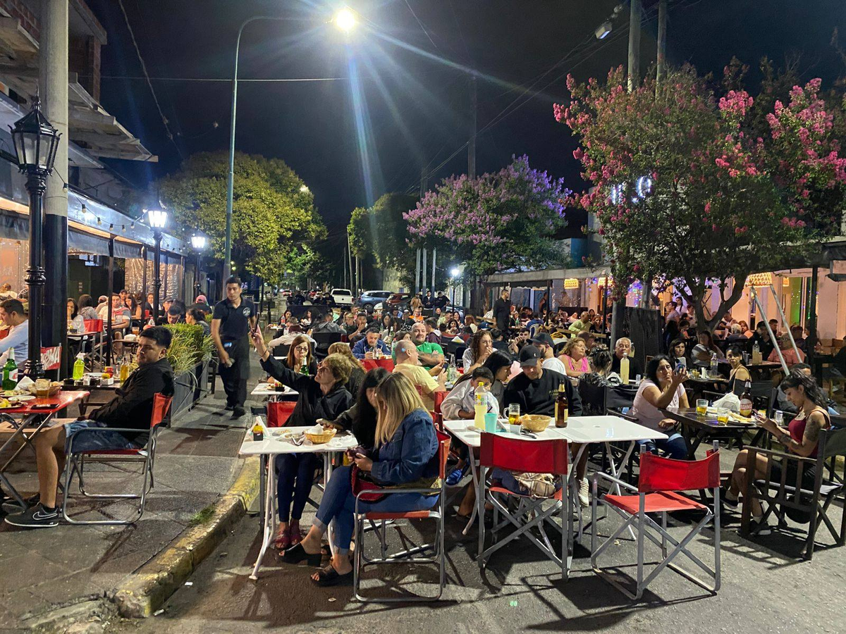 Se espera una gran cantidad de vecinos de Longchamps y Almirante Brown. Se espera una gran cantidad de vecinos de Longchamps y Almirante Brown.