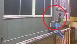 video: asi un hombre arana intento robar en un gimnasio en lanus