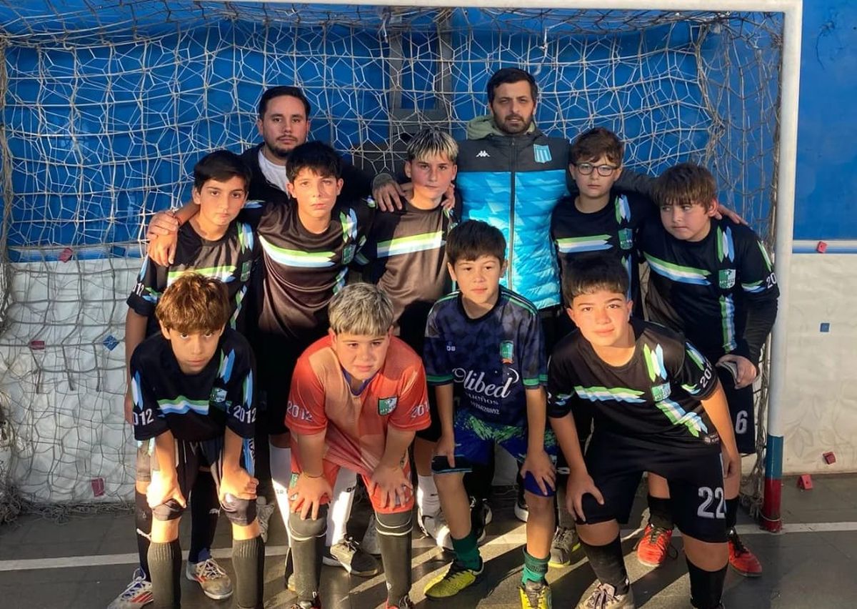 Equipo de la categoría 2012 de Alumni Tricolor tras perder su encuentro por 9-2 frente a San Martín Azul, en la Liga ADIAB.