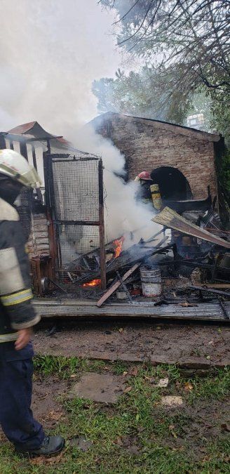 Tr&aacute;gico incendio en una casa de Burzaco