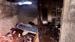 feroz incendio en una casa en glew: un adolescente tuvo que ser asistido por medicos