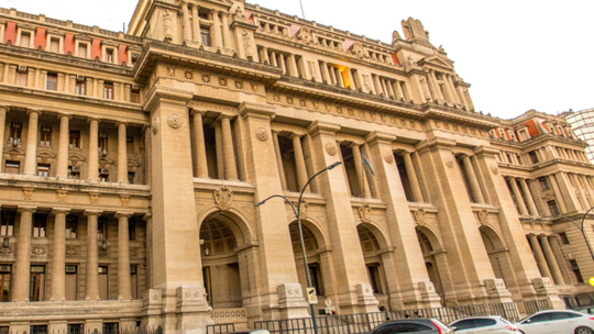 La Corte Suprema confirmó la extradición de un acusado por abuso con causa en Lomas de Zamora