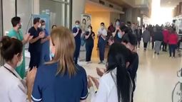 protesta en el hospital del bicentenario de esteban echeverria: reclamaron sueldos atrasados