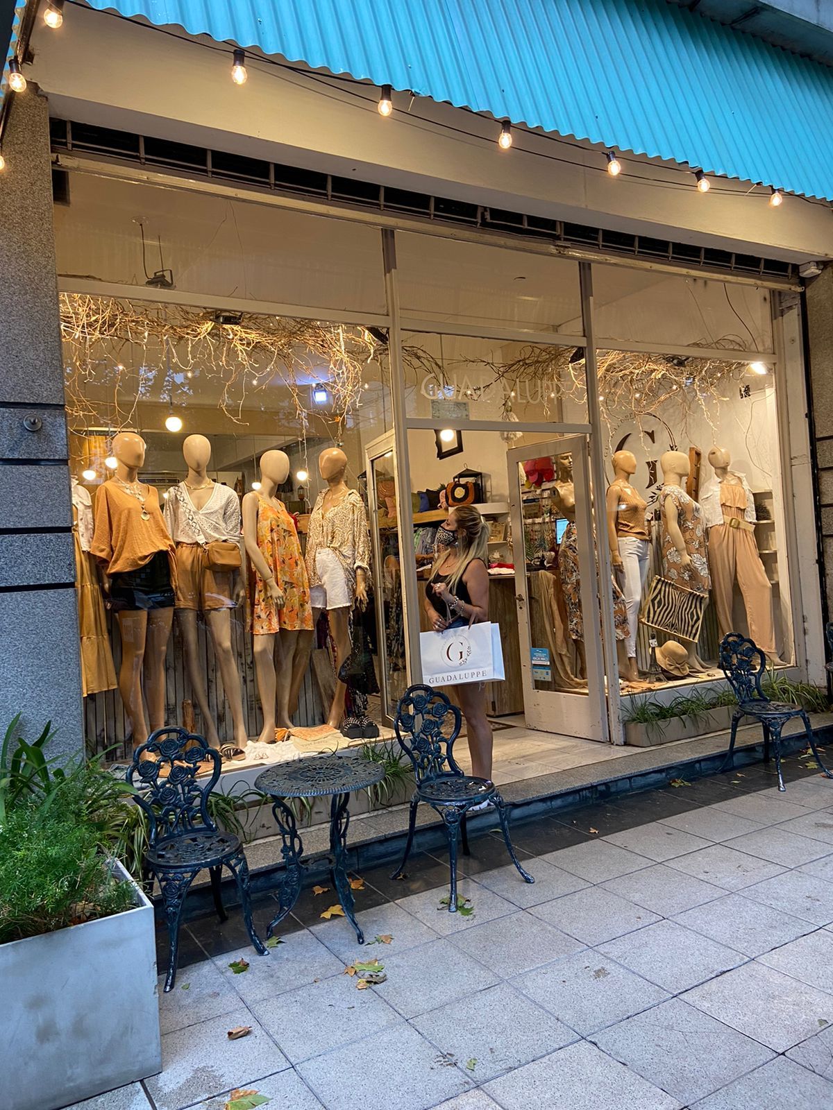 El local de ropa Guadalupe, ubicado en Malvinas al 155 en Monte Grande, es uno de los pocos comercios que trabajan con todos los talles.