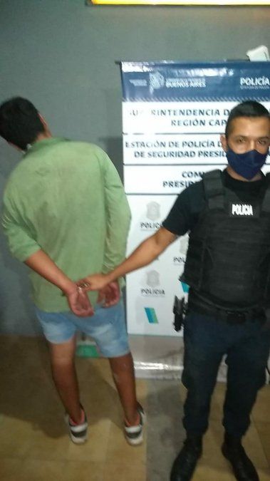 Robo de auto en Guernica.