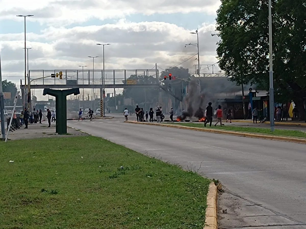 Durante la tarde de este martes vecinos de El Jagüel cortaron la Ruta 205.