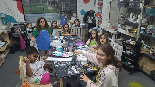 El taller de Canning apunta a abordar el arte desde la creatividad y el ingenio de cada persona.