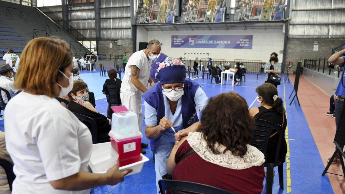 Vacunación contra el coronavirus en Lomas de Zamora.