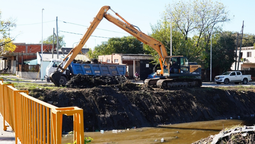 esteban echeverria: realizan obras de limpieza del rio matanza riachuelo y del arroyo ortega